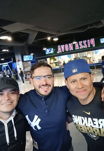 Aaron (@aaron847) — my photo № 4