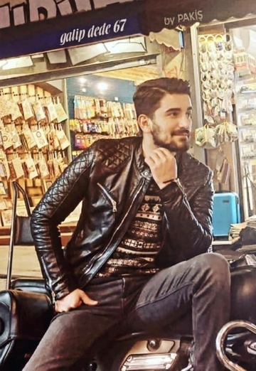 Cenk (@cenkhgrtt11) — my photo № 1