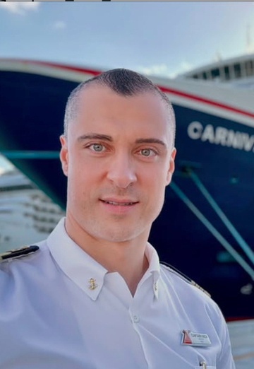 Loyal (@loyal38) — my photo № 1